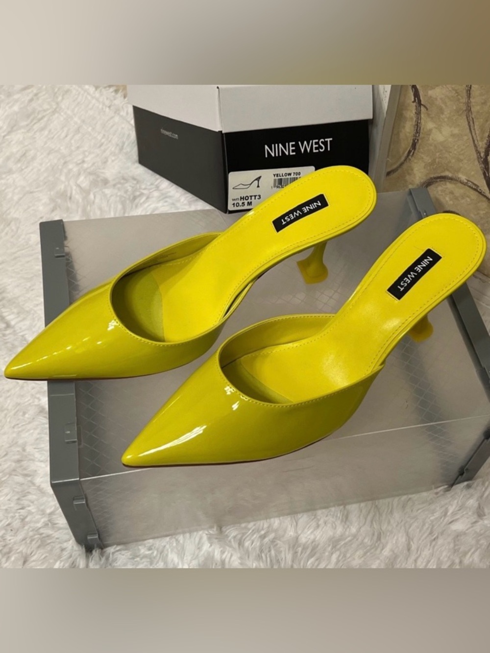 Womens patent citron yellow Nine West heels w/matching wide belt